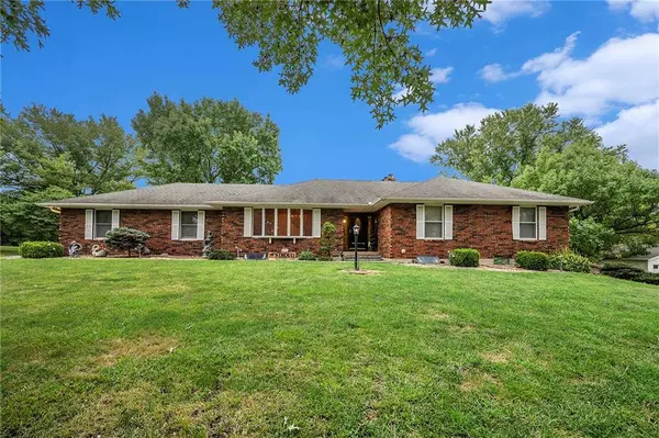 6003 Palomino DR, St Joseph, MO 64505