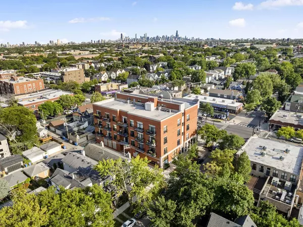 2954 W Irving Park Road #2E, Chicago, IL 60618