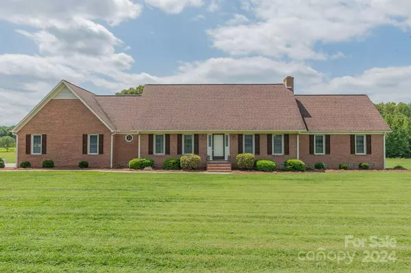155 Deer Track LN, Salisbury, NC 28146