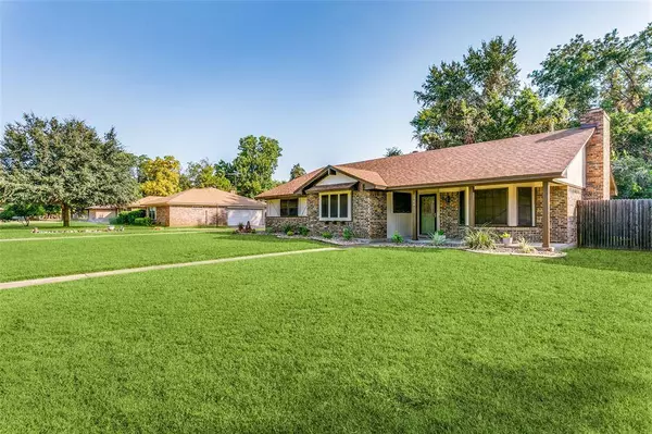 1946 Casa Loma Court, Grapevine, TX 76051