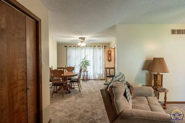 410 W 8th St, Alma, KS 66401