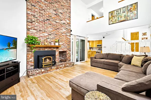 5 HEATHERWOOD CT, Medford, NJ 08055