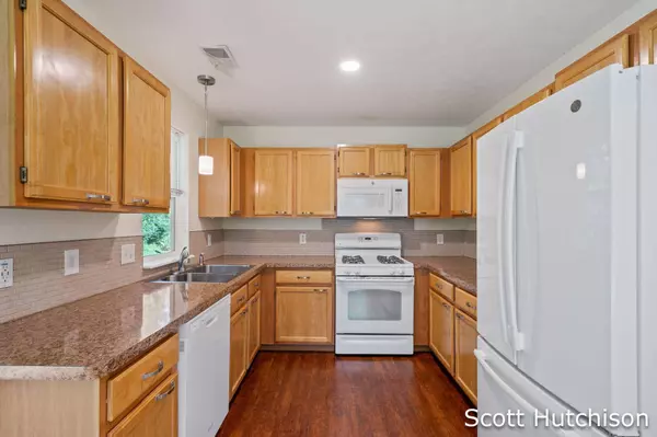 8521 Courtland NE Drive #5, Rockford, MI 49341