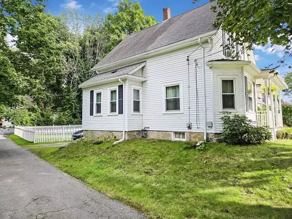 941 S Franklin St, Holbrook, MA 02343