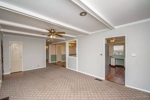 50 W Oak St, West Alexandria, OH 45381