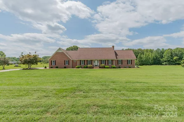 155 Deer Track LN, Salisbury, NC 28146