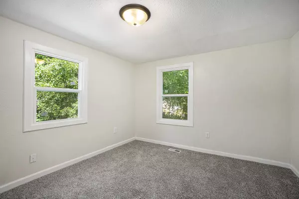 1426 Shakespeare Avenue, Kalamazoo, MI 49001