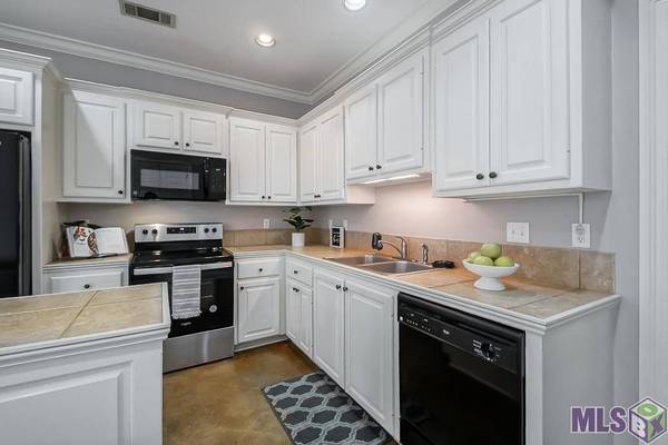 4007 NORTHSHORE AVE, Baton Rouge, LA 70820