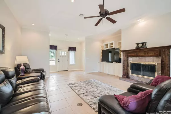 14730 Ladd Rd, San Antonio, TX 78002