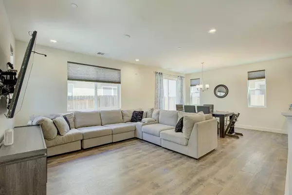 4017 Neapolis, Sacramento, CA 95834