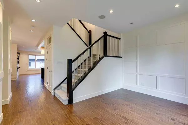 733 35A ST NW, Calgary, AB T2N 3A3