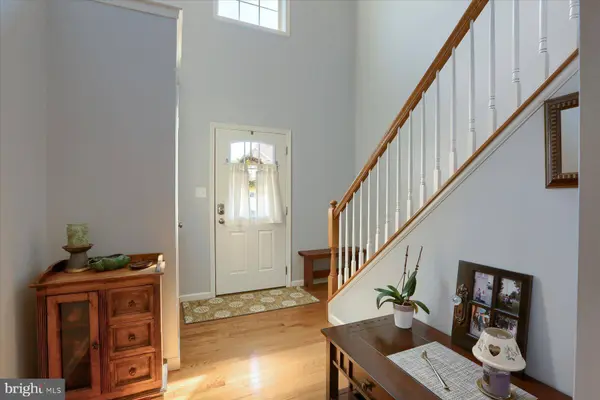 1837 VISTA DR, Mechanicsburg, PA 17055