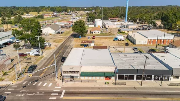 239 N Texas Street, Emory, TX 75440