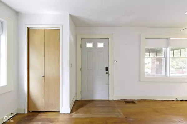 911 N Graham AVE, Indianapolis, IN 46219