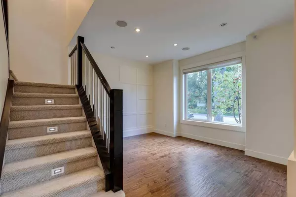 733 35A ST NW, Calgary, AB T2N 3A3