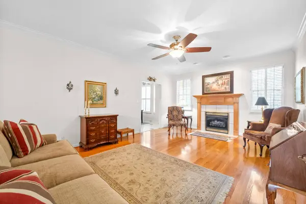 719 Courtland Ave, Clarksville, TN 37043