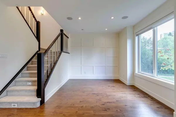 733 35A ST NW, Calgary, AB T2N 3A3