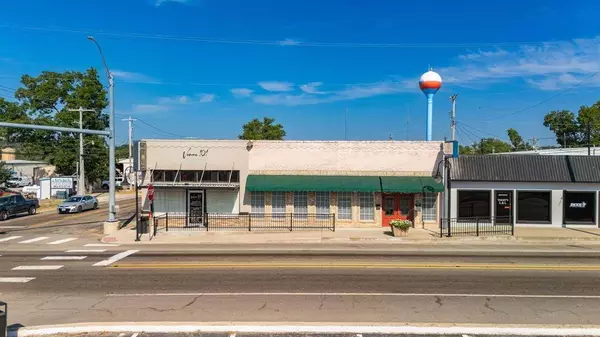 239 N Texas Street, Emory, TX 75440