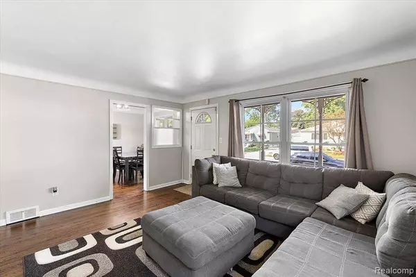 23828 DAVEY Avenue, Hazel Park, MI 48030