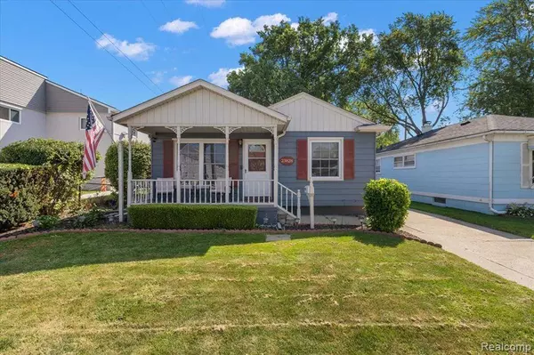 23828 DAVEY Avenue, Hazel Park, MI 48030