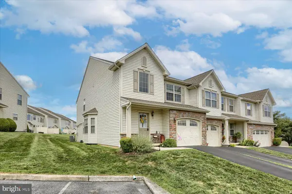 1837 VISTA DR, Mechanicsburg, PA 17055