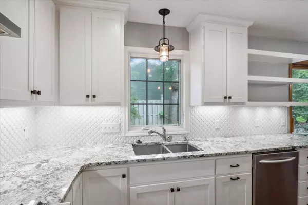 5301 S Park DR, Savage, MN 55378