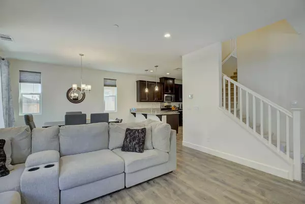 4017 Neapolis, Sacramento, CA 95834