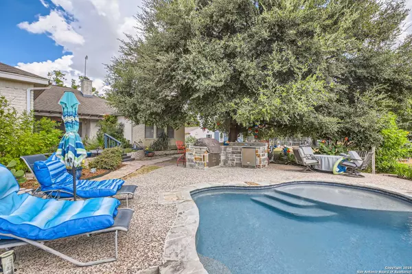 14730 Ladd Rd, San Antonio, TX 78002