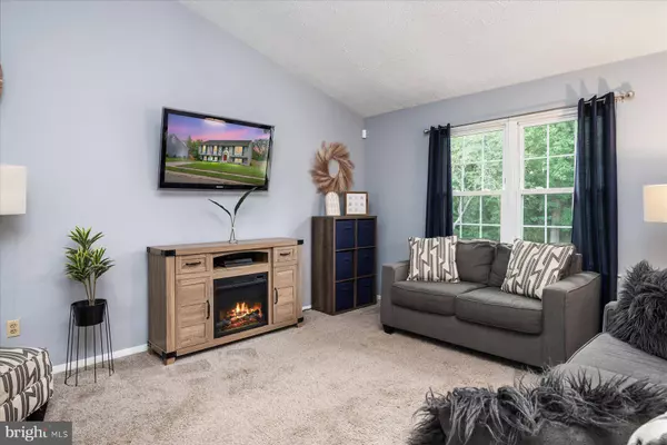 319 NATURE WALK LN, Pasadena, MD 21122