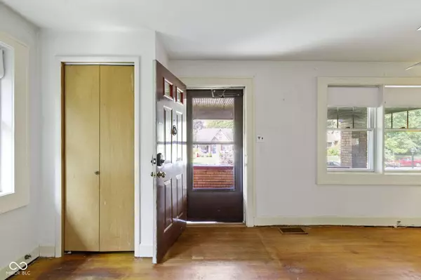 911 N Graham AVE, Indianapolis, IN 46219