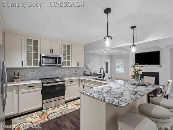 38540 HAMON Street, Harrison Township, MI 48045