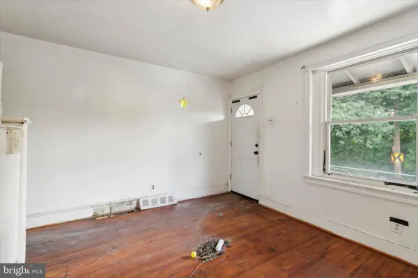 463 E PENN ST, Philadelphia, PA 19144