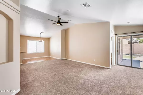 11474 W AUSTIN THOMAS Drive, Surprise, AZ 85378