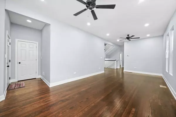 7039 S Throop ST, Chicago, IL 60636