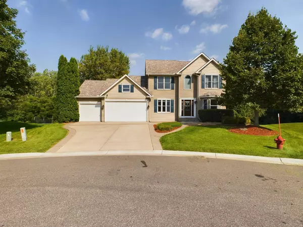 7717 31st Street CT, Oakdale, MN 55128