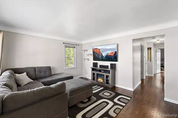 23828 DAVEY Avenue, Hazel Park, MI 48030