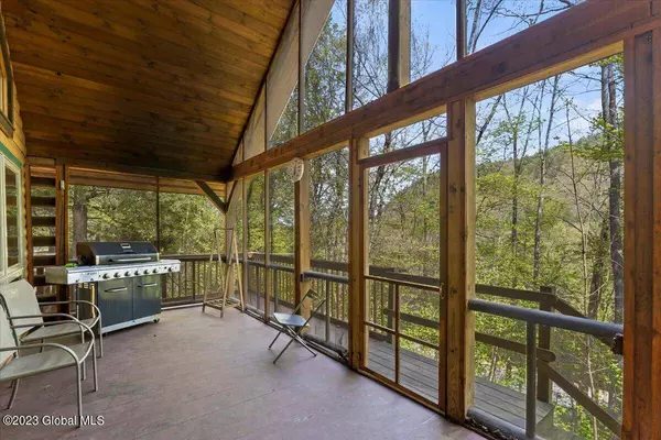 1525 River Road, Thurman, NY 12885