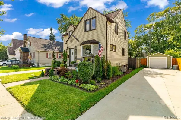 1319 19TH Street, Port Huron, MI 48060