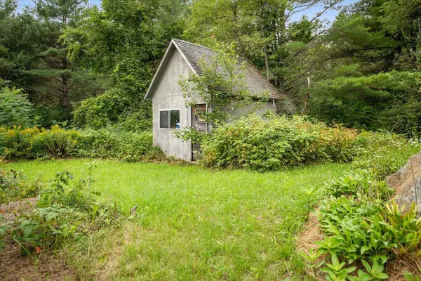 174 Poplar Hill RD, Mexico, ME 04257