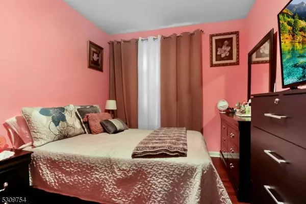 21 Lafayette St, West Orange Twp., NJ 07052