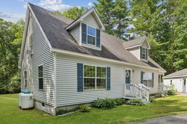 60 Town Farm RD, Gray, ME 04039