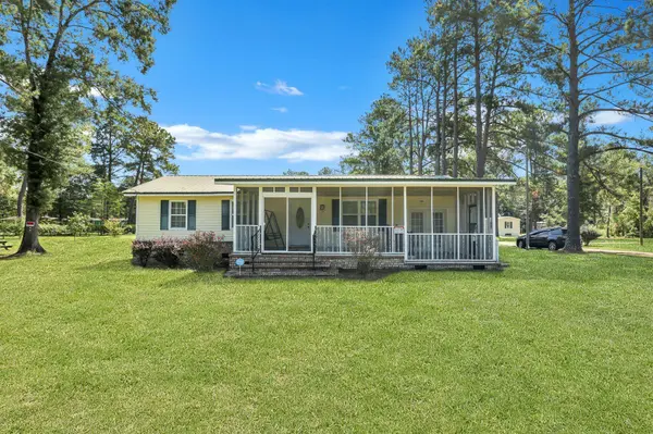 328 County Rd S-45-380, Kingstree, SC 29556