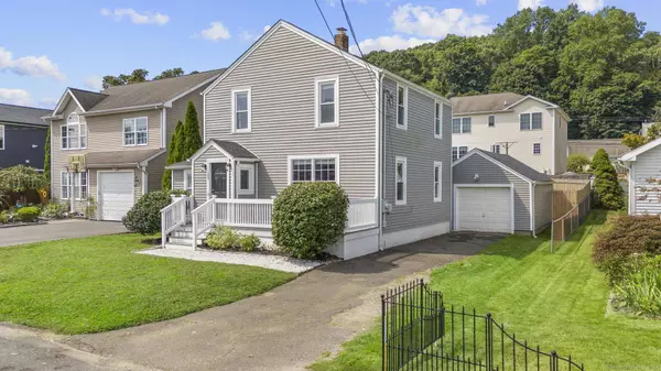 29 Catlin Place, Shelton, CT 06484