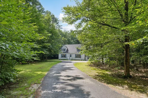 60 Town Farm RD, Gray, ME 04039