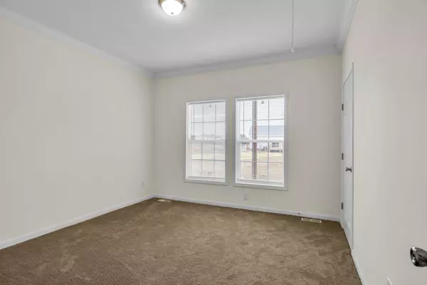 115 Waters Edge Dr, Spring City, TN 37381