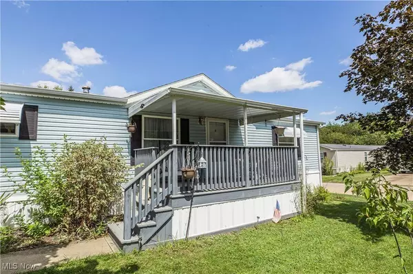 5725 Sherbourne DR SW, Canton, OH 44706