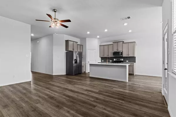 10540 Fountain Gate Street, Aubrey, TX 76227