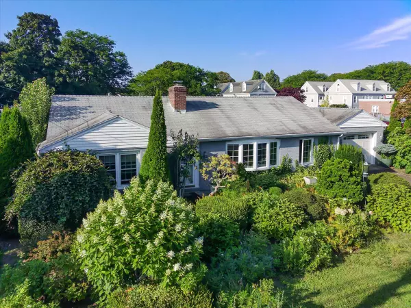 25 Elm Street, Old Saybrook, CT 06475