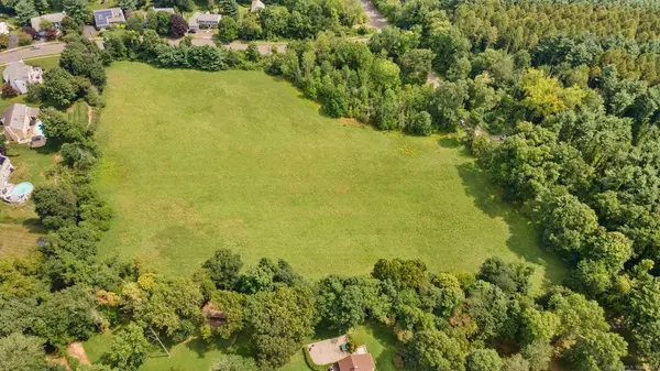 Footit Drive, Middletown, CT 06457