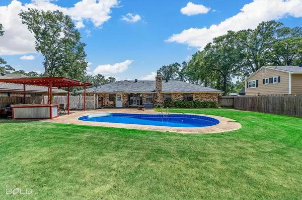 8801 Dogwood Trail, Haughton, LA 71037